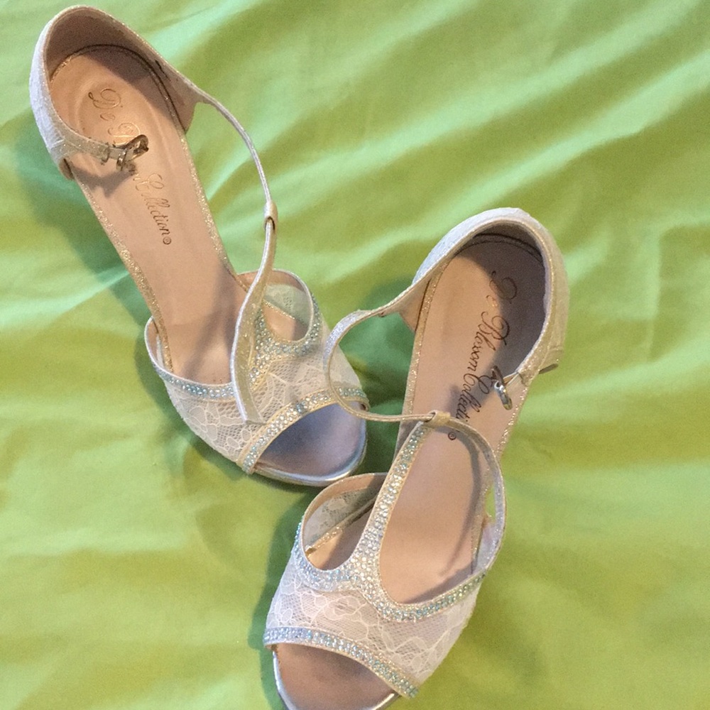 🍀 Adorable  heels 👠